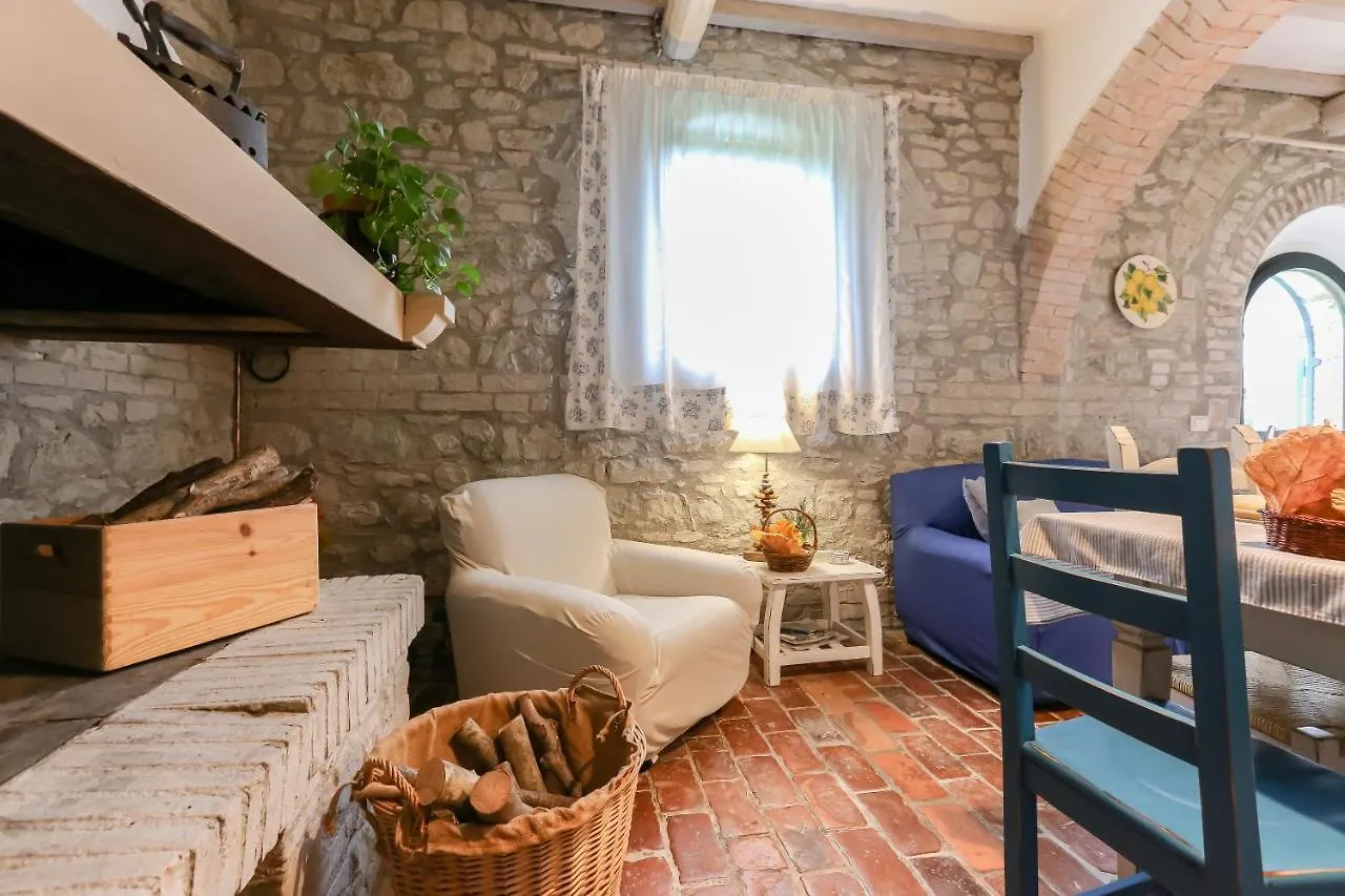 Il Pino Di Spazzavento Cetona