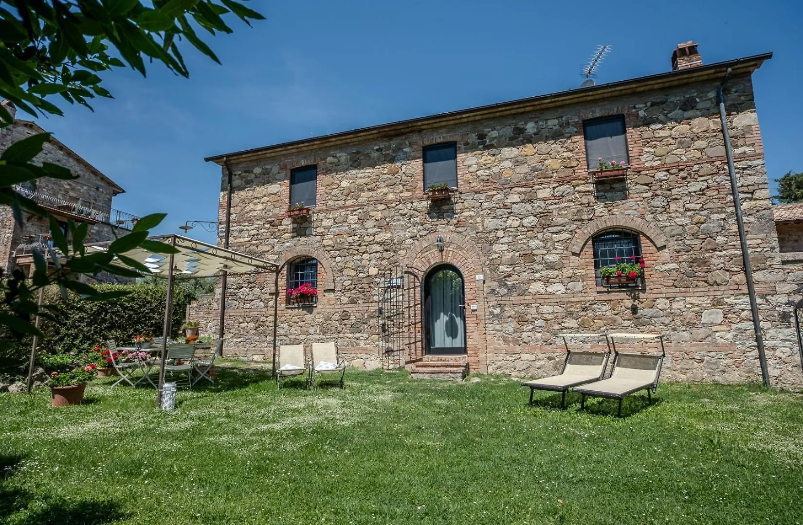 Il Pino Di Spazzavento Cetona